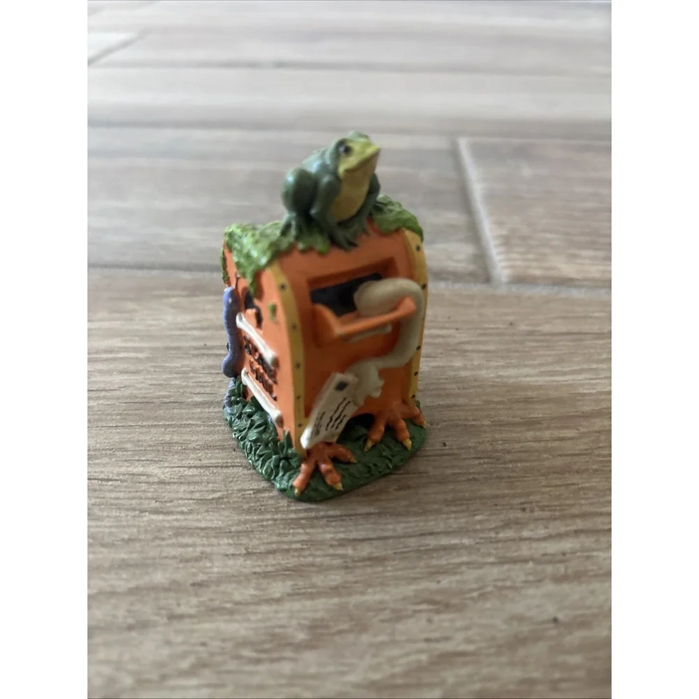 Midwest Importers‎ Creepy Hollow Halloween Scare Mail Box with Frog